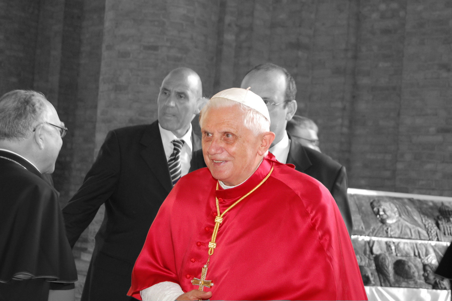 Zomrel emeritný pápež Benedikt XVI.